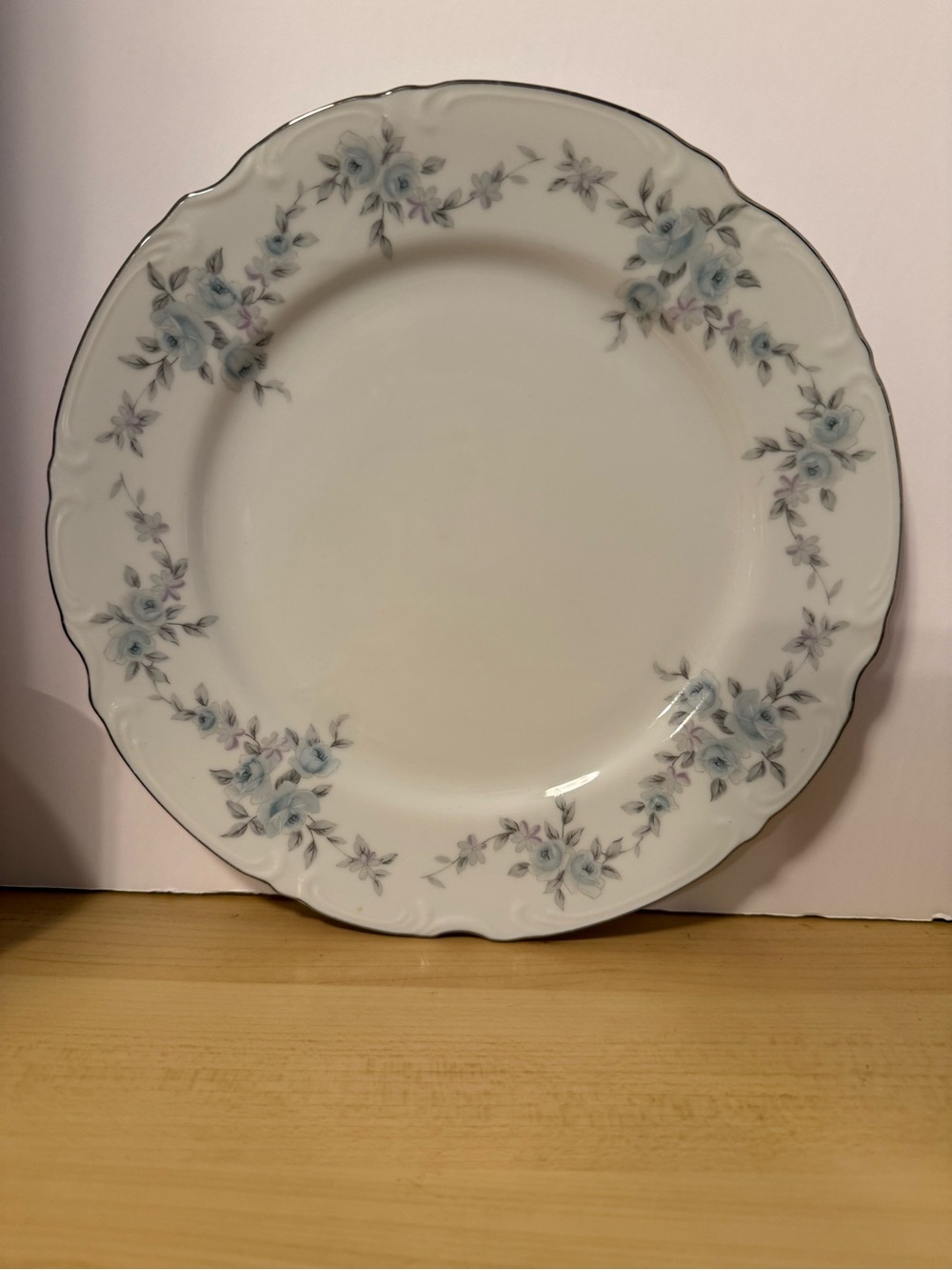 Mikasa White Porcelain Dinner Plate with Pale Blue Floral Trim